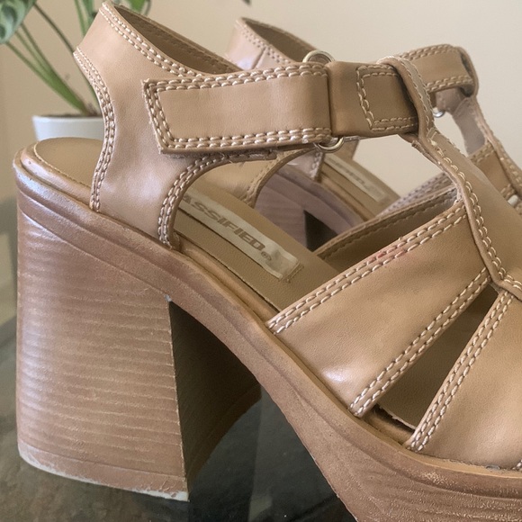 Y2K CLASSIFIED FLARED CHUNKY HEEL SANDALS - Picture 8 of 14